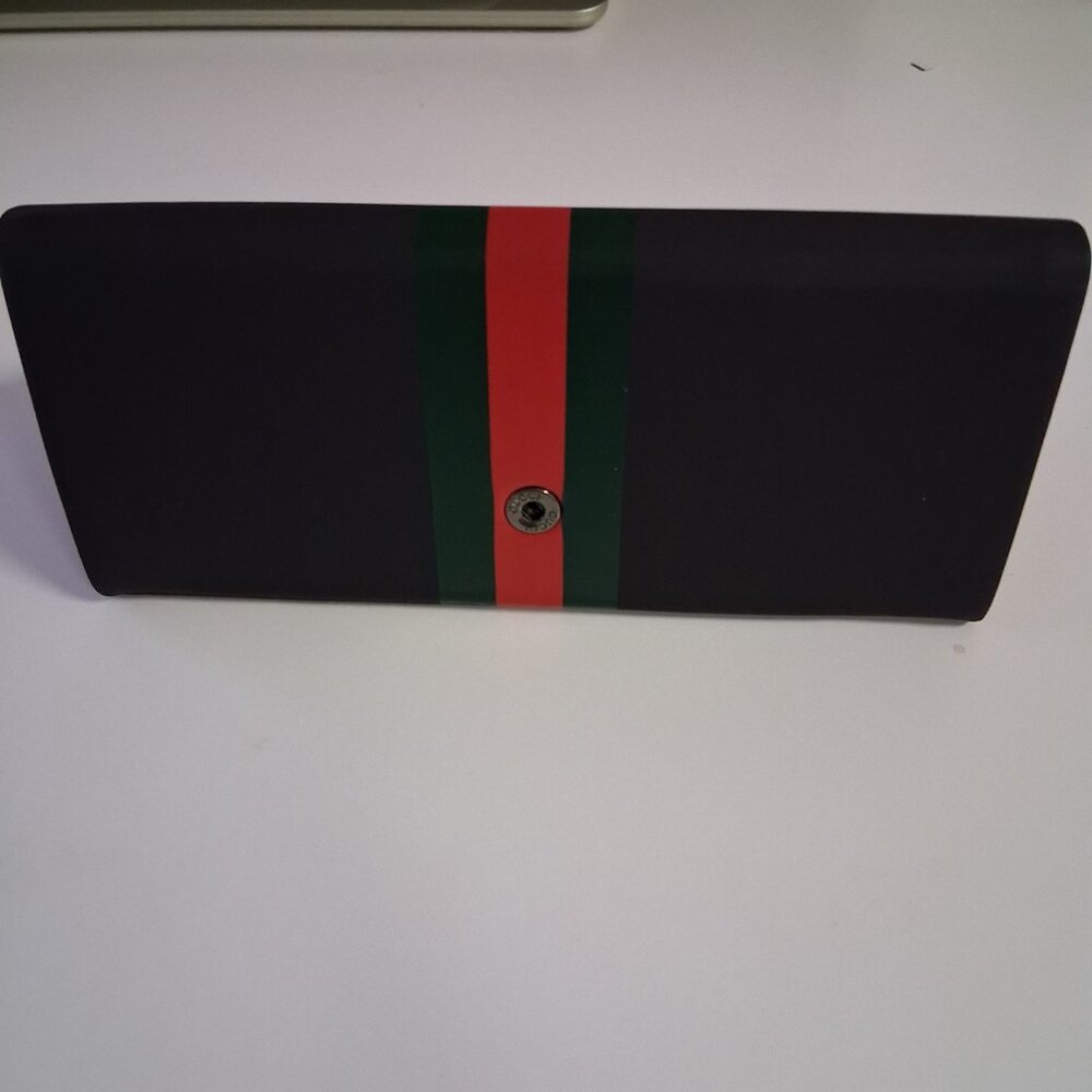 Gucci Foldable Sunglasses Case – Brand New with Cloth - Picture 4 of 11